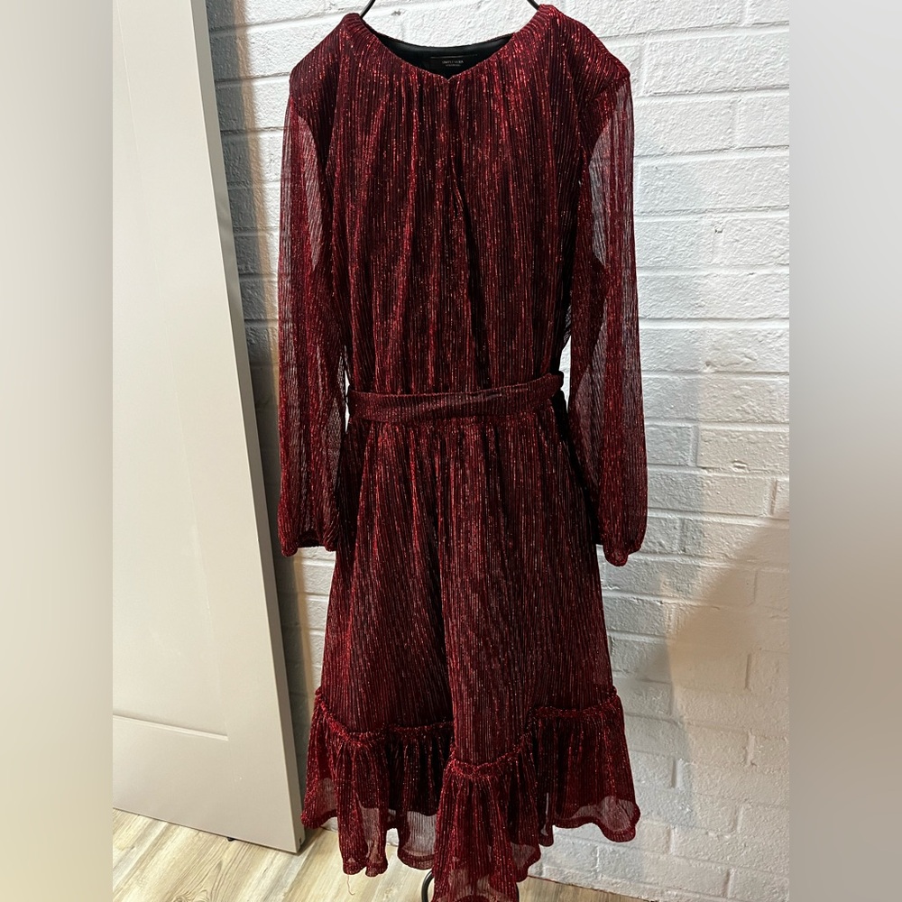 Simply Vera Elegant Red and Black Semi Sheer Dress size small